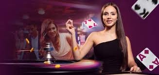 Dealer profesional manado toto menangani permainan Ceme Online dengan kartu standar di meja virtual
